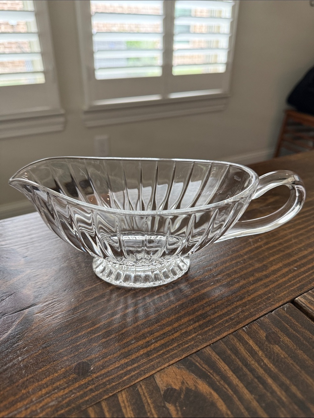 Mikasa Park Lane Crystal Ribbed Glass Sauce Boat with Handle